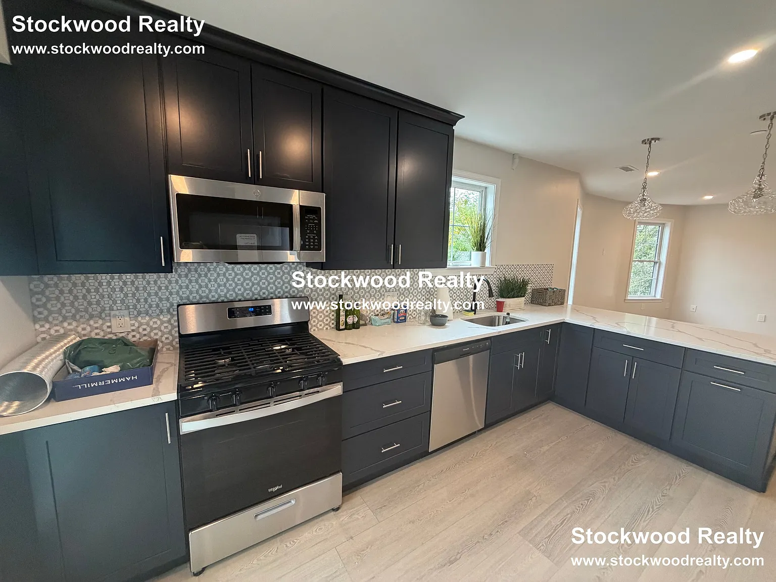 2 bed, 1150 sqft, $3,400 — Photo 2