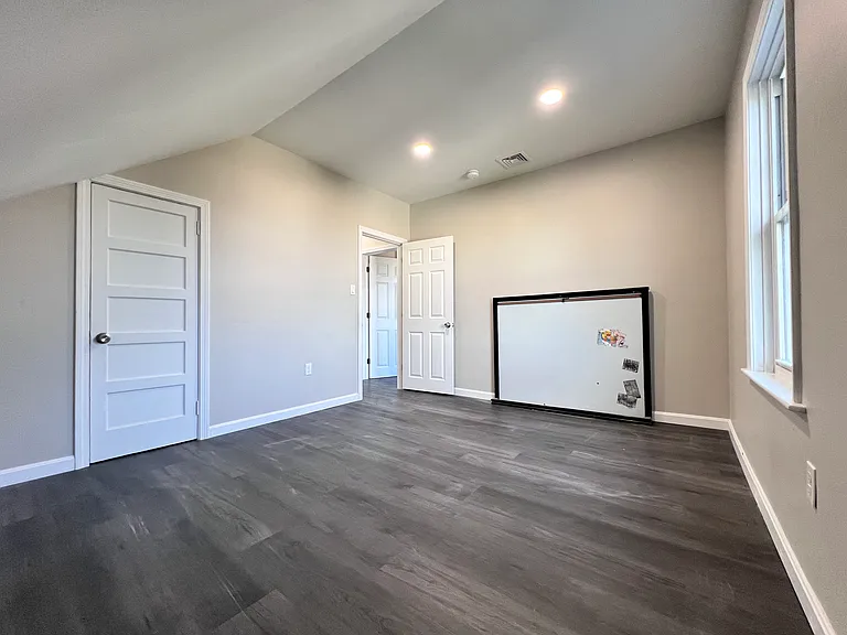 907 Rock St #3 — Photo 10