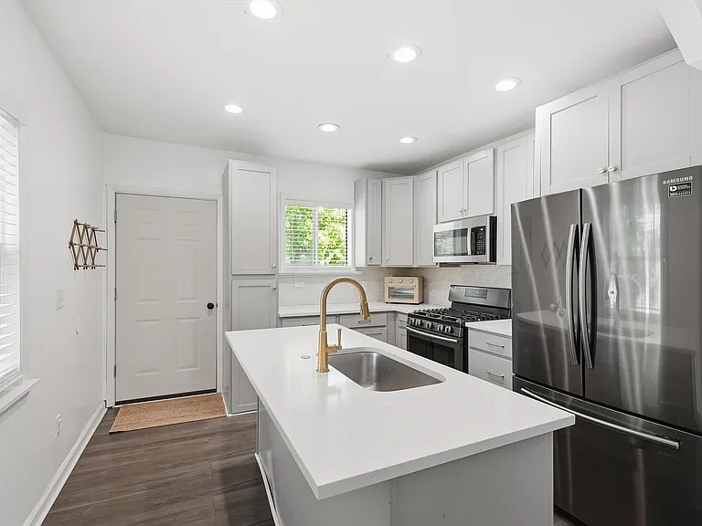 1401 Midland Blvd — Photo 10