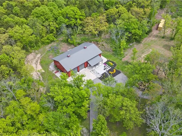 33345 W 95th St, De Soto, KS 66018