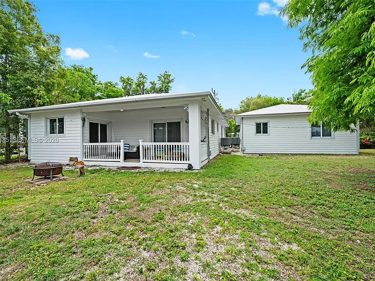 4 Transylvania Ave — Photo 16