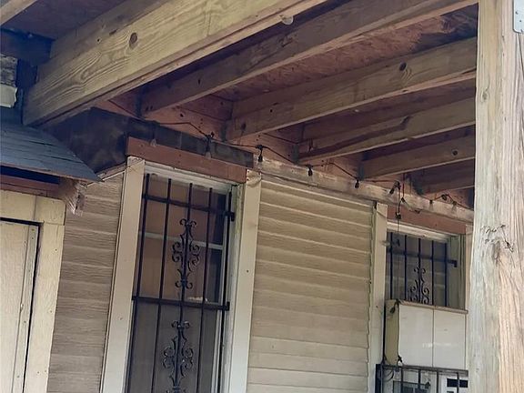 2nd image of 241 Owens St