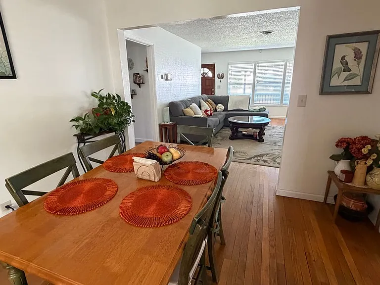 2036 Country Club Blvd — Photo 3