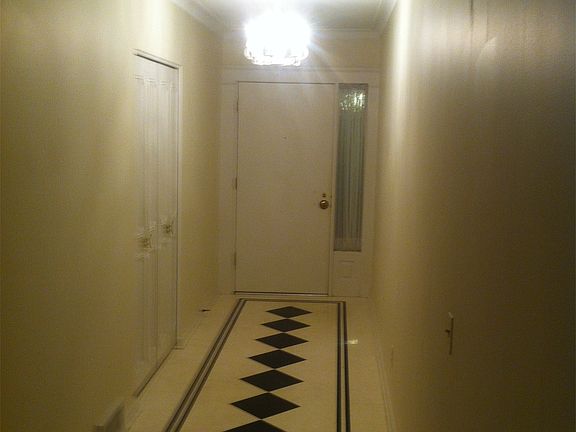 Entrance hallway, apartment 4