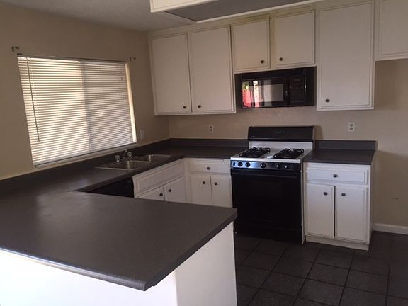 4th image of 11975 Jasmine Pl