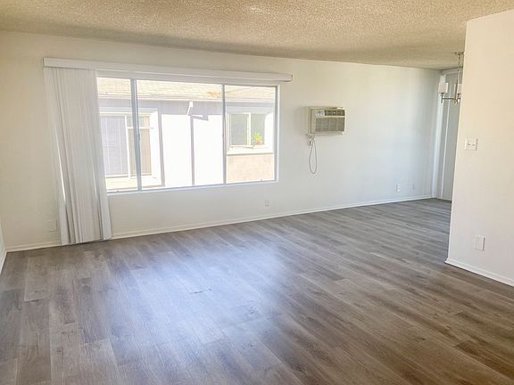 3rd image of 10558 Eastborne Ave APT 5