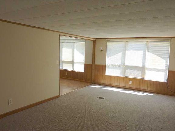 4th image of 31919 Hillside Dr