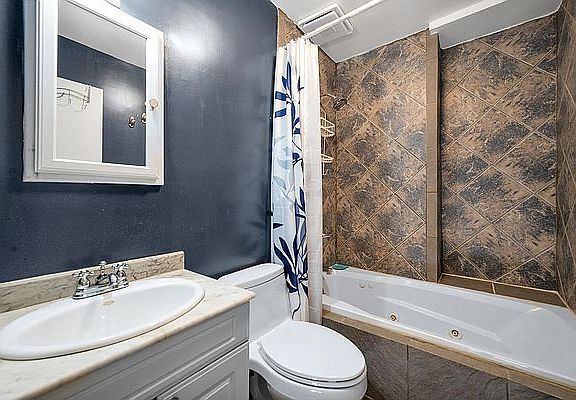 4th image of 87 16th St #3