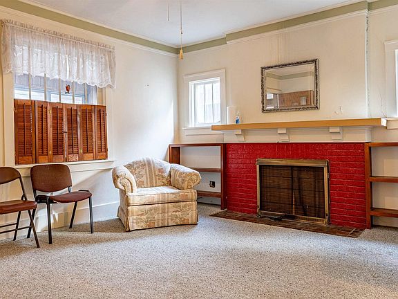 5th image of 614 E Frye Ave