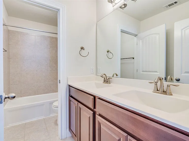 5728 Siragusa Dr — Photo 34