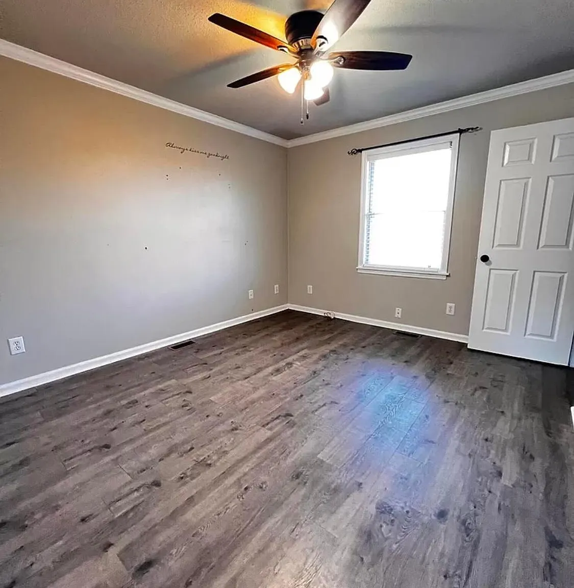 273 Williamsburg Dr — Photo 4
