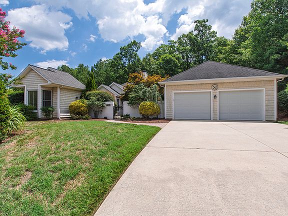 2nd image of 1379 Bradford Pl