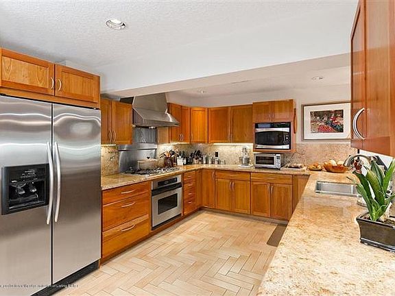 4th image of 2607 Georgia Ln