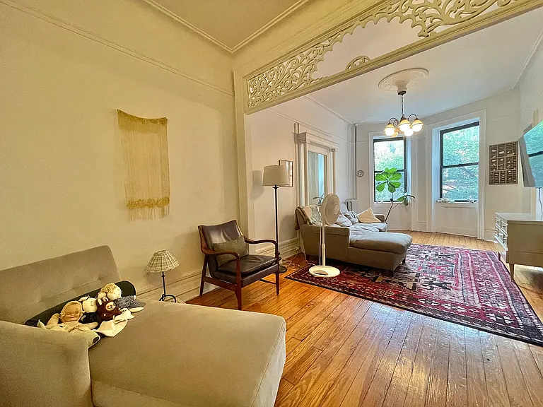 672 Park Pl #2R — Photo 11