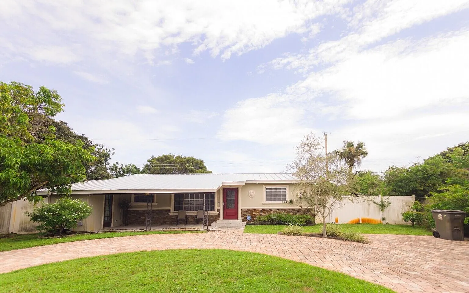 4 bed, 2.0 bath, 1625 sqft, $3,500 — Photo 2