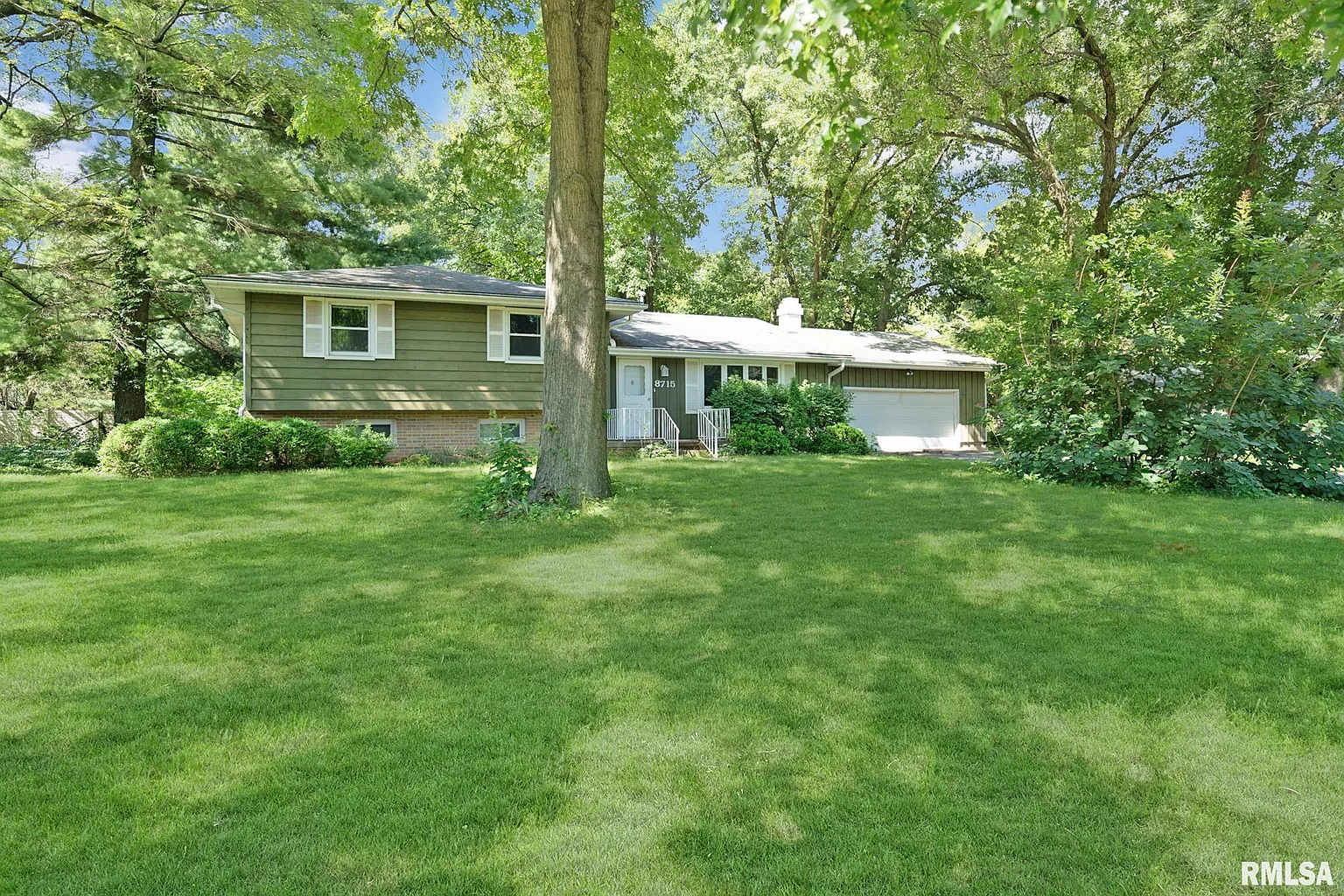 8715 N East Ct photo 1