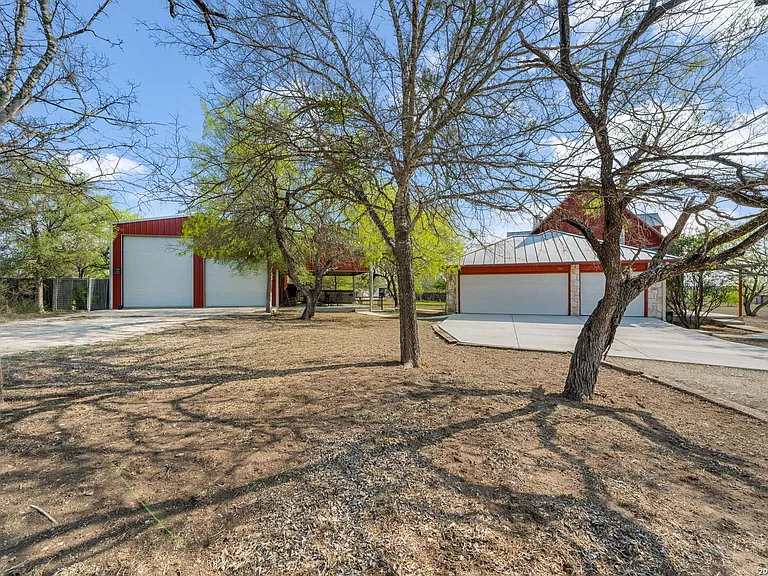 360 Private Road 4619 — Photo 37