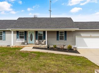 1921 River Poppy Rd, Mascot, TN 37806