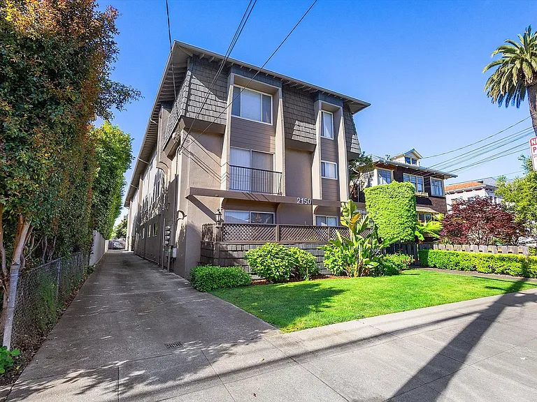 2150 Santa Clara Ave #G — Photo 2