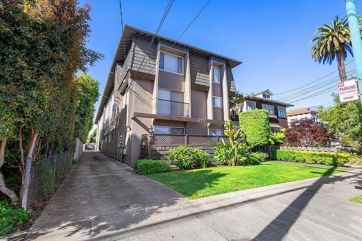 Building Photo - 2150 Santa Clara Ave #G