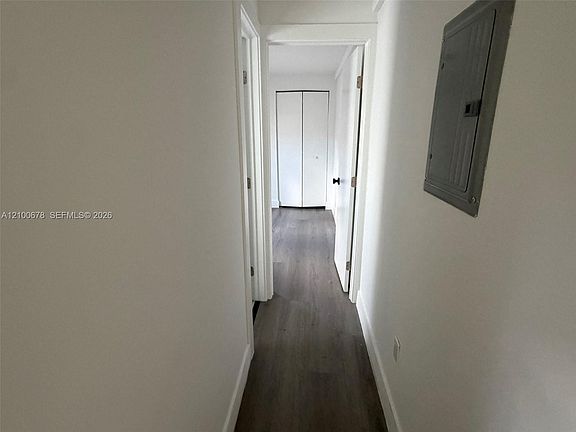 4th image of 628 SW 21st Ave #4