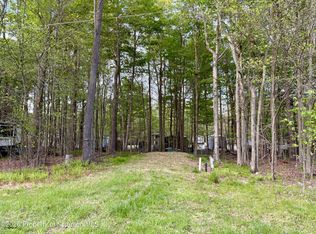 784 Bluebird Dr, Gouldsboro, PA 18424