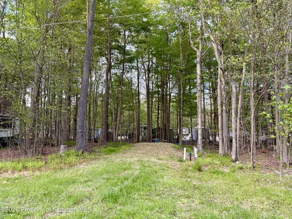 784 Bluebird Dr, Gouldsboro, PA 18424
