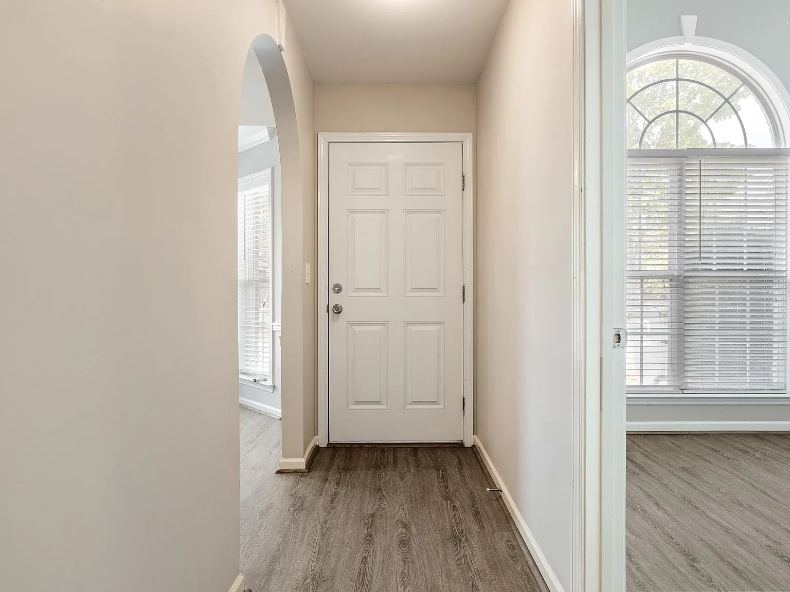 2 bed, 2.0 bath, 1358 sqft, $1,700 — Photo 3