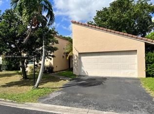 1265 Spring Circle Dr, Coral Springs, FL 33071