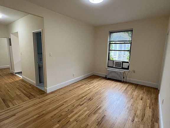 3rd image of 310 E 19th St APT 10