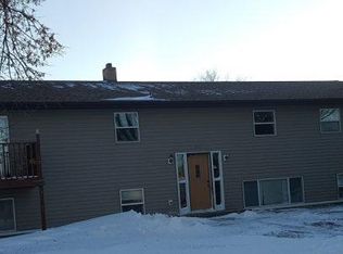 810 10th St NE APT 4, Jamestown, ND 58401