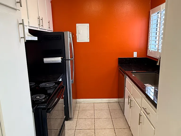 2900 Madison Ave #B21 — Photo 9