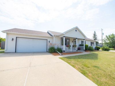 10660 S Emerald Meadows Dr, Oak Creek, WI, 53154