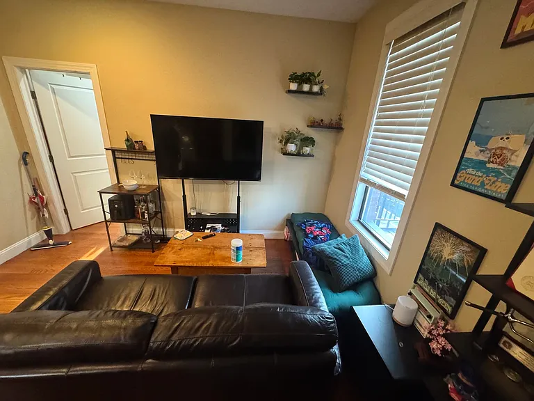 422 Monroe St #3 — Photo 2