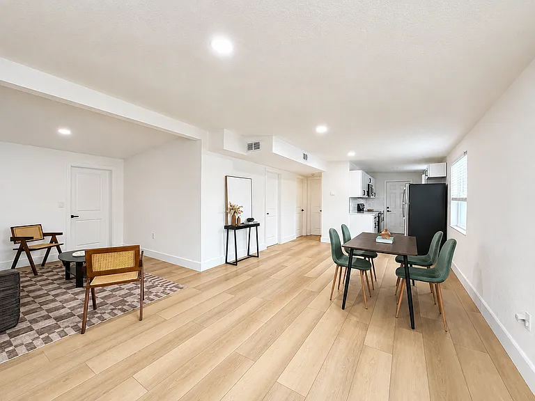 9142 Suncrest Blvd — Photo 4