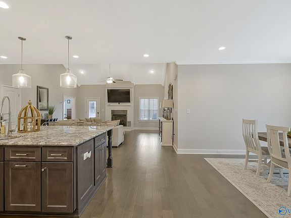 4th image of 110 Tuckaway Ln