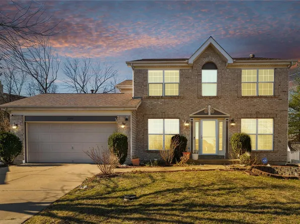 2511 Hickory Manor Dr, Ballwin, MO 63011