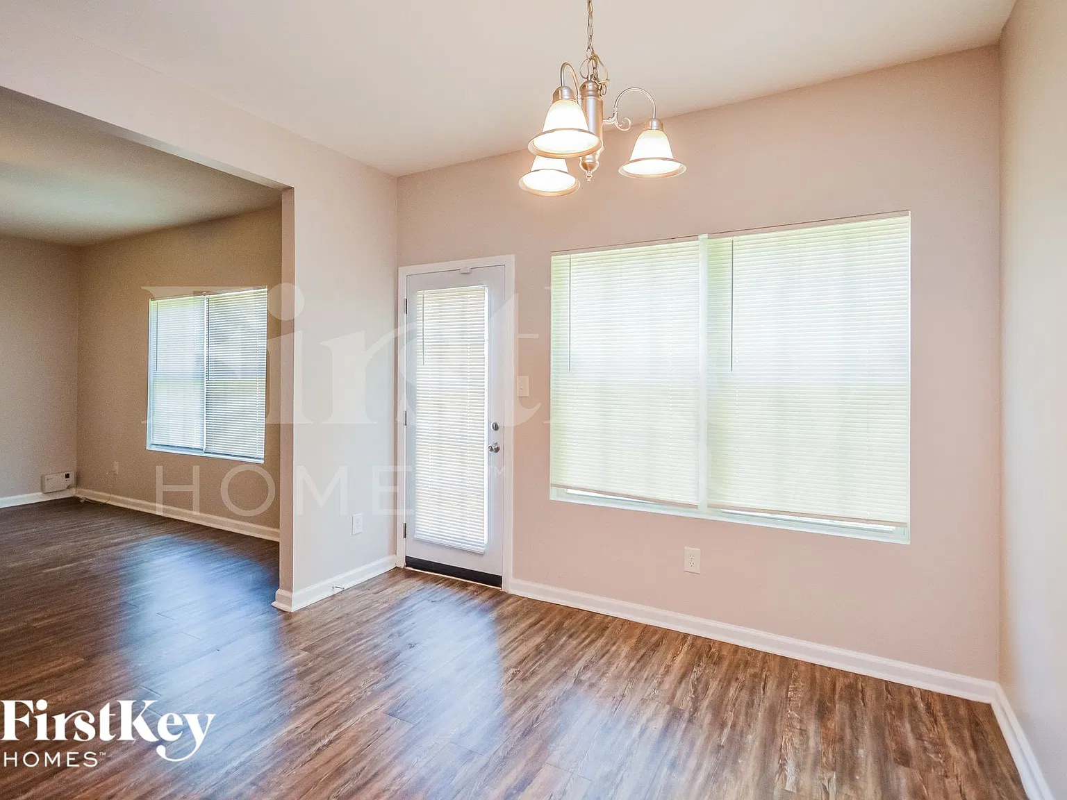 4 bed, 2.5 bath, 2120 sqft, $2,365 — Photo 4