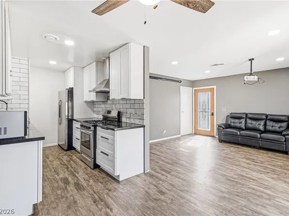 3652 Villa Knolls South Dr, Las Vegas, NV 89120