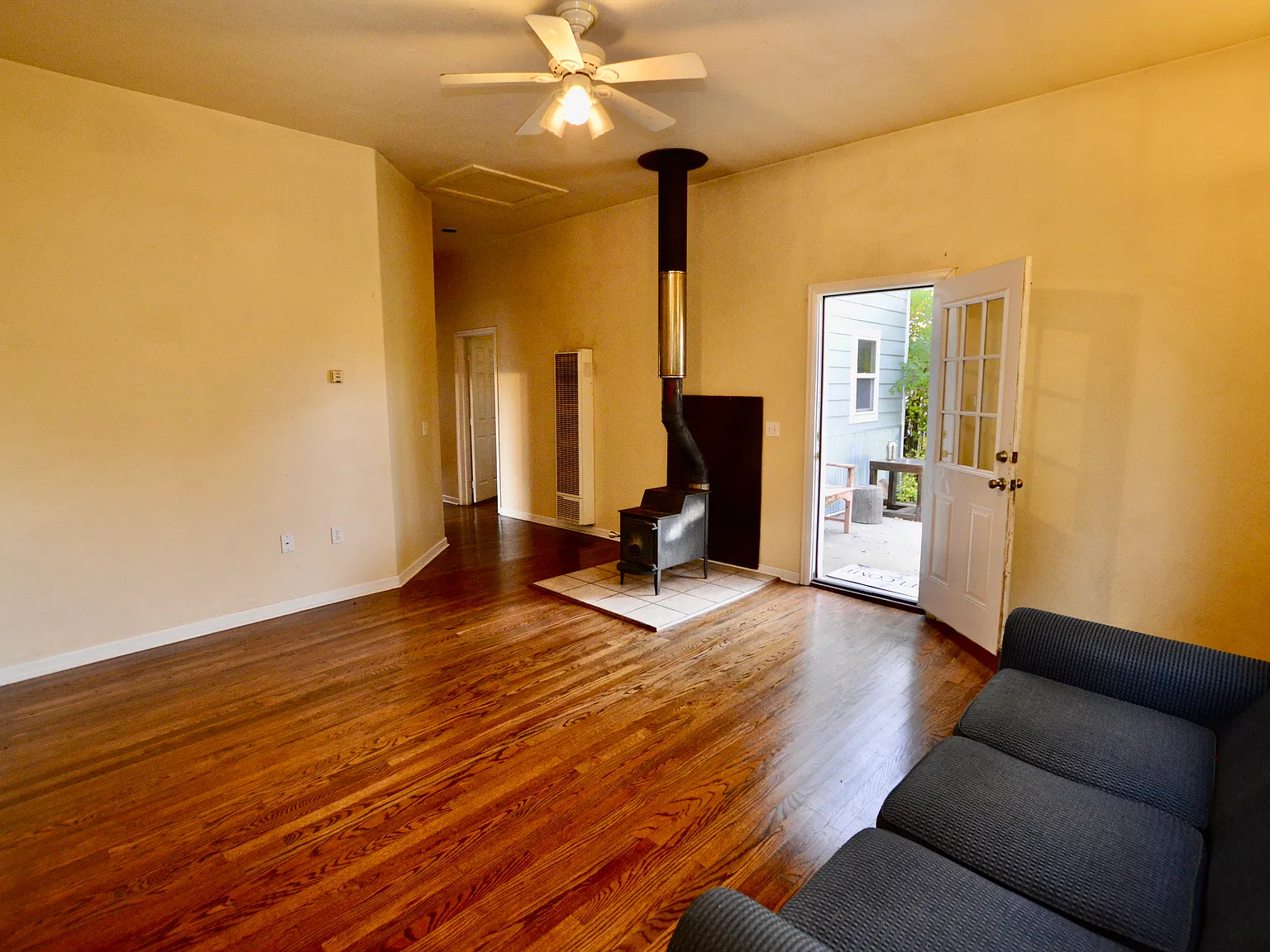3 bed, 1146 sqft, $2,400 — Photo 4