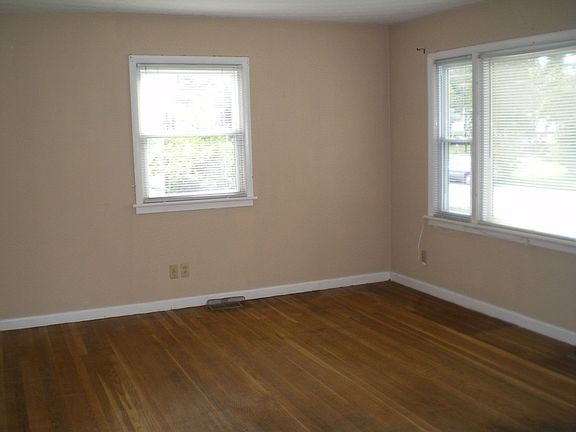 HARDWOOD FLOORS THROUGHOUT