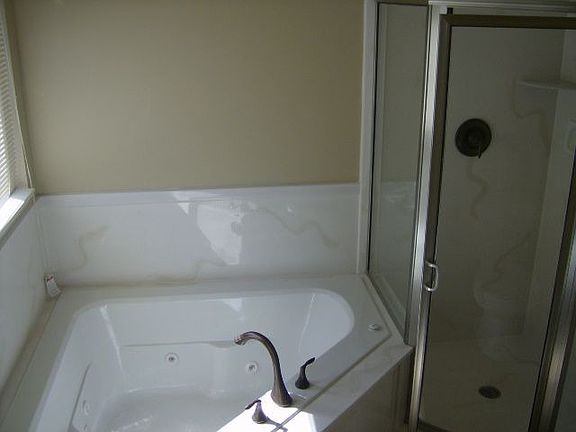 Master Bath With Seperate Shower