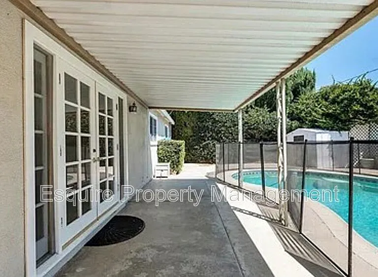 906 Granby St — Photo 26