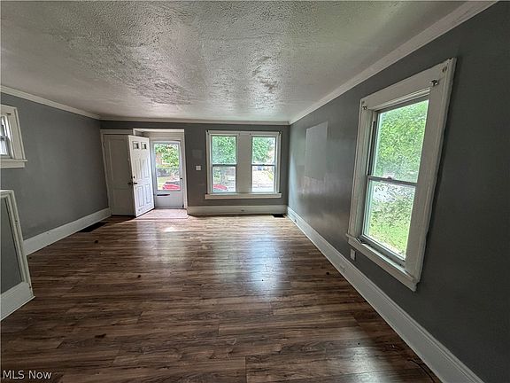 3rd image of 3303 W 123rd St