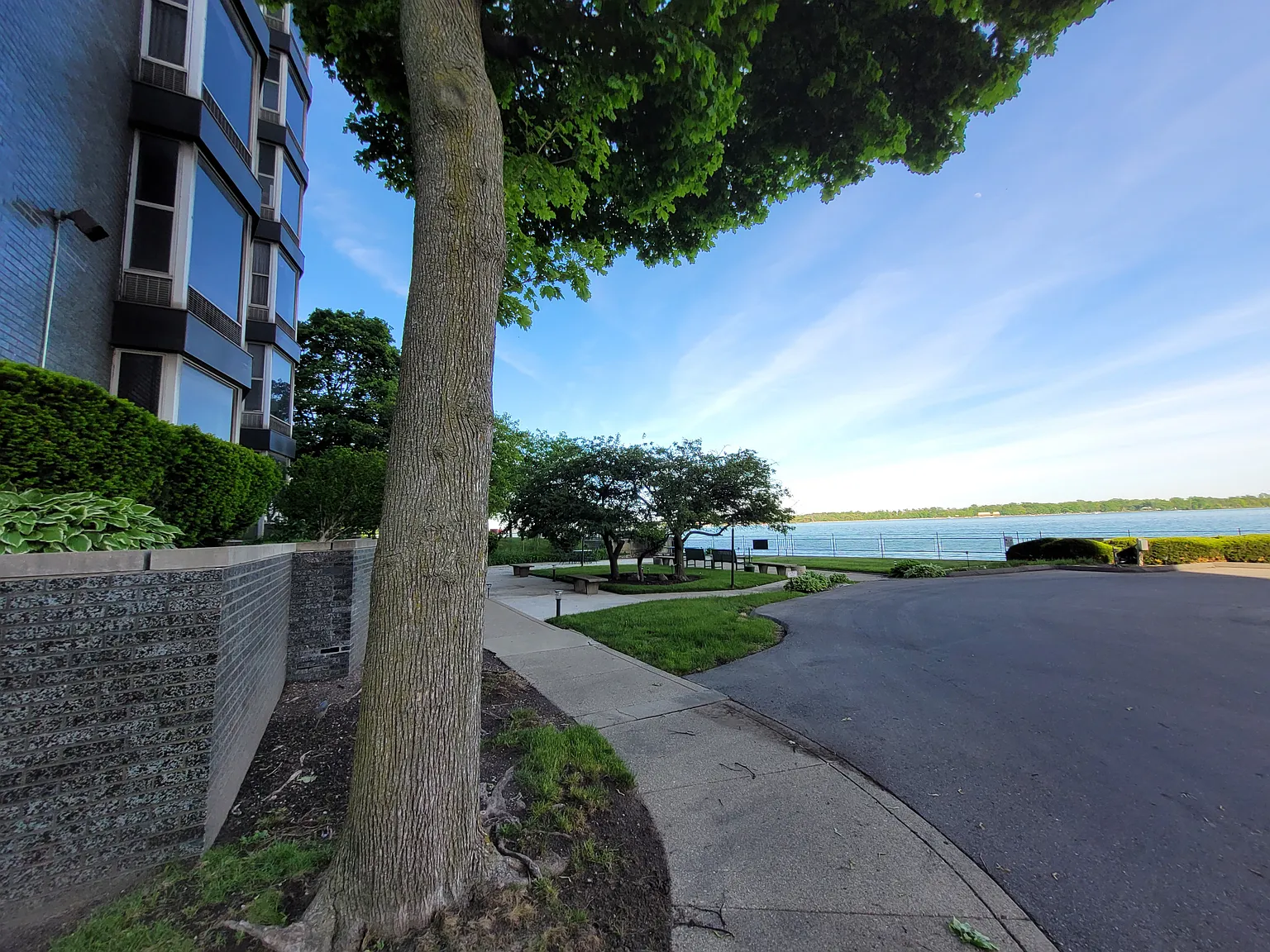 2 bed, 1142 sqft, $2,300 — Photo 4