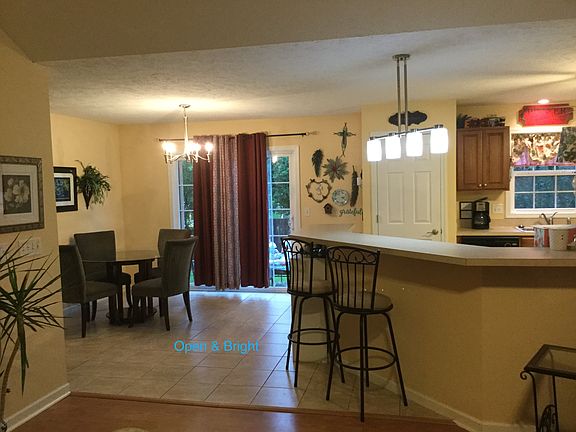 4th image of 10672 Fall Creek Dr