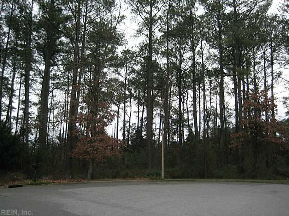 99 Pelican Shores Dr, Hampton, VA 23666