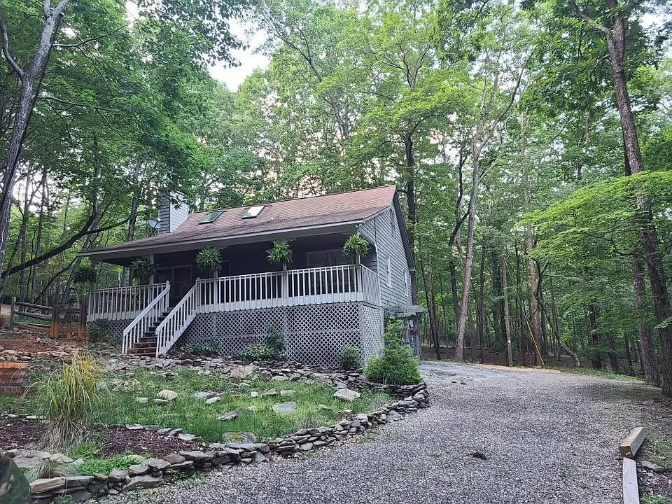 120 Rocky Stream Ct