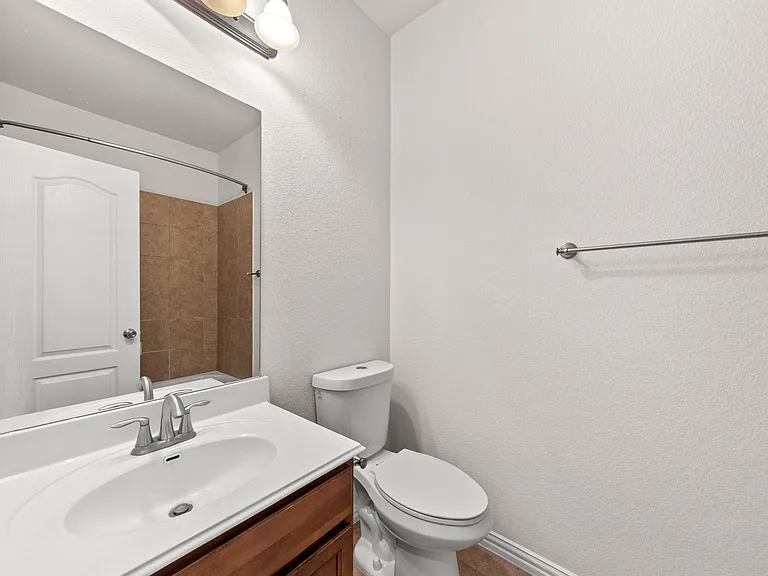 411 Tascate St — Photo 31