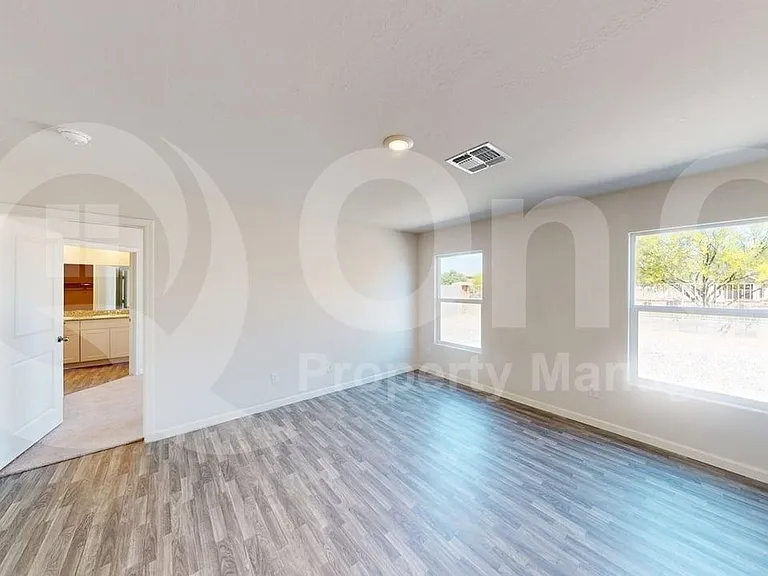 2064 E Velvet Pl — Photo 9